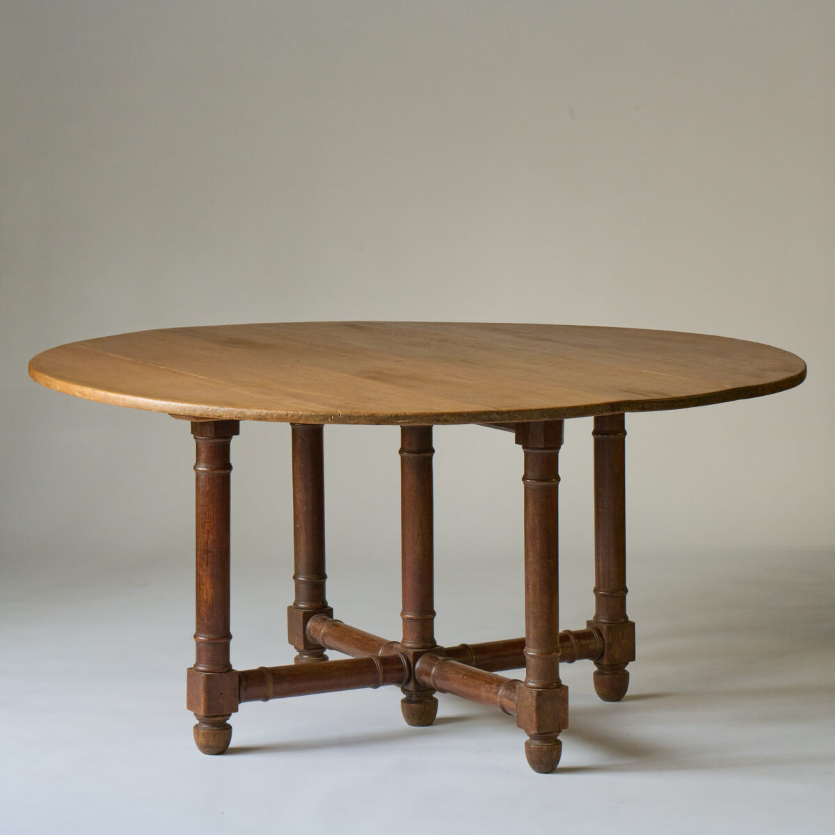 19th Century English Round Oak Table